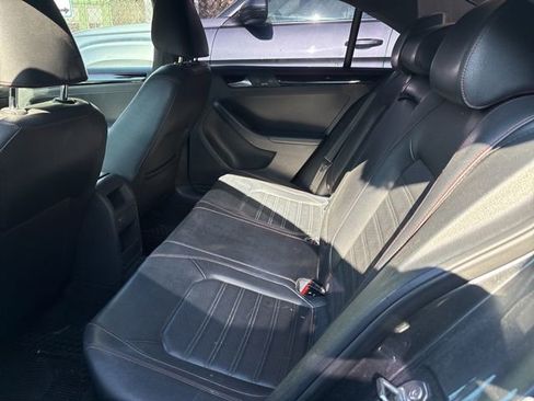 Used 2017 Volkswagen Jetta GLI image 7