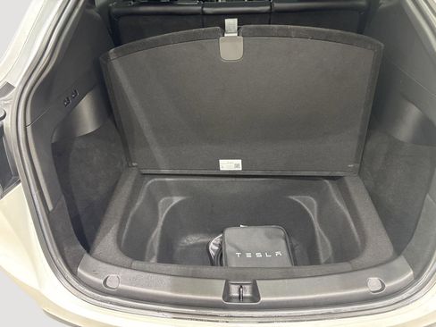 Used 2022 Tesla Model Y Long Range image 14