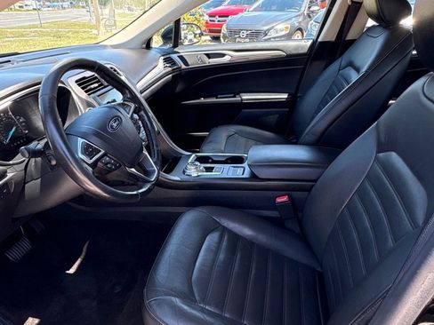 Used 2017 Ford Fusion SE w/ Fusion SE Technology Package FWD image 15