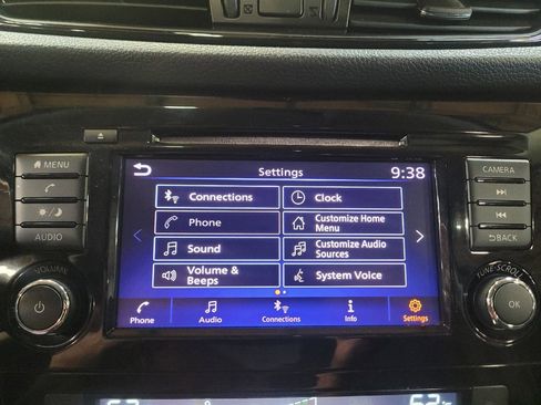 Used 2018 Nissan Rogue SV FWD image 25