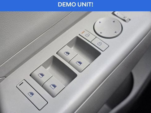 Certified 2025 Hyundai Kona SEL AWD/4WD image 32