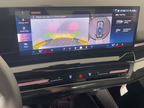 Certified 2025 BMW 530i image 25