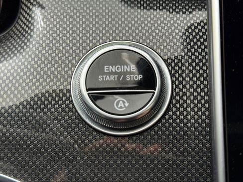 Used 2022 Mercedes-Benz C 300 Sedan image 23