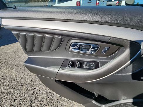 Used 2018 Ford Taurus SEL image 15