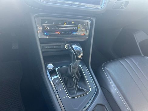Used 2022 Volkswagen Tiguan SE image 52