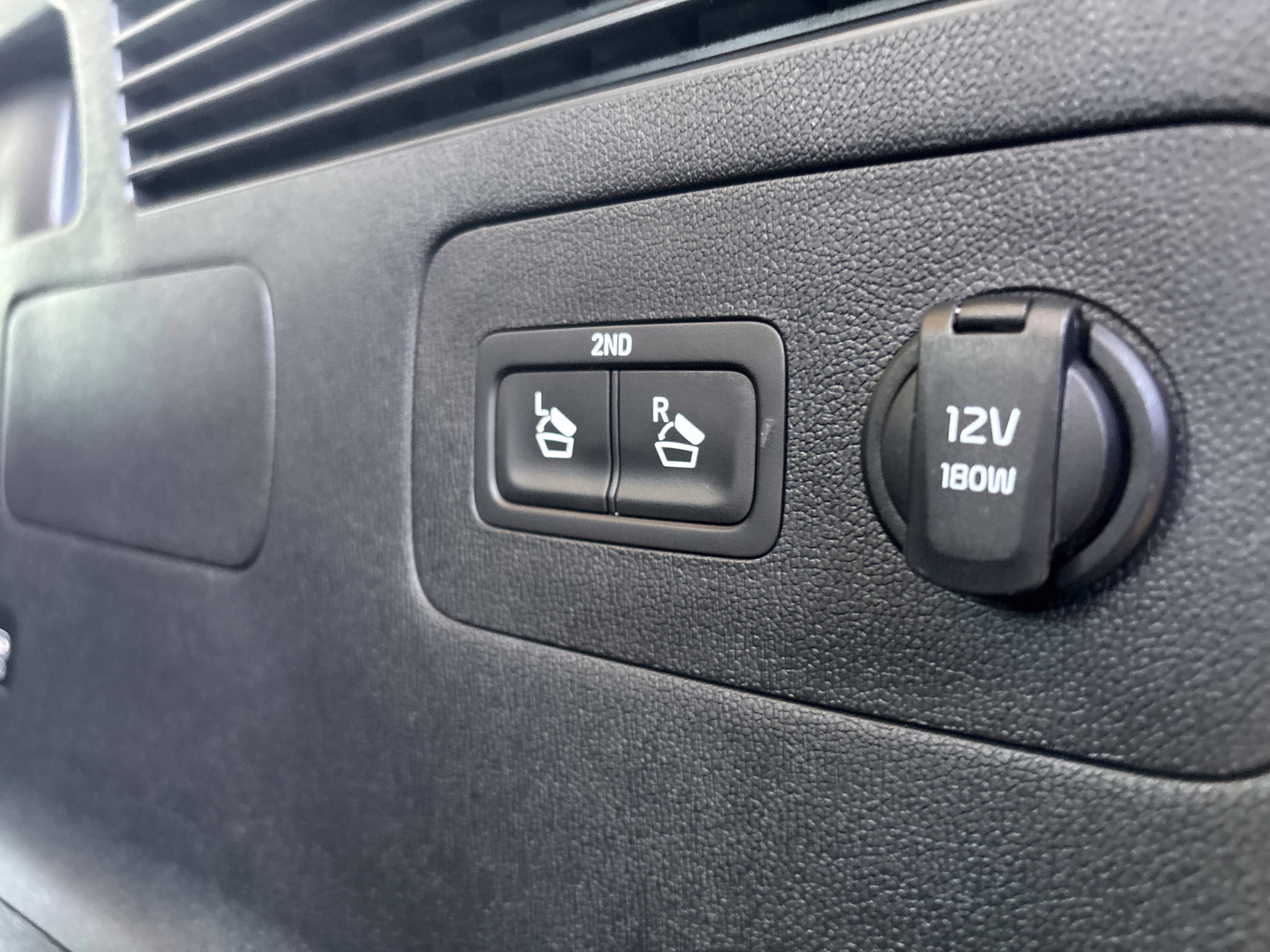 Used 2024 Kia Sorento S w/ Panoramic Sunroof Package FWD image 9
