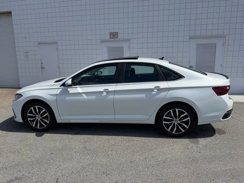 New 2026 Volkswagen Jetta SE FWD image 3