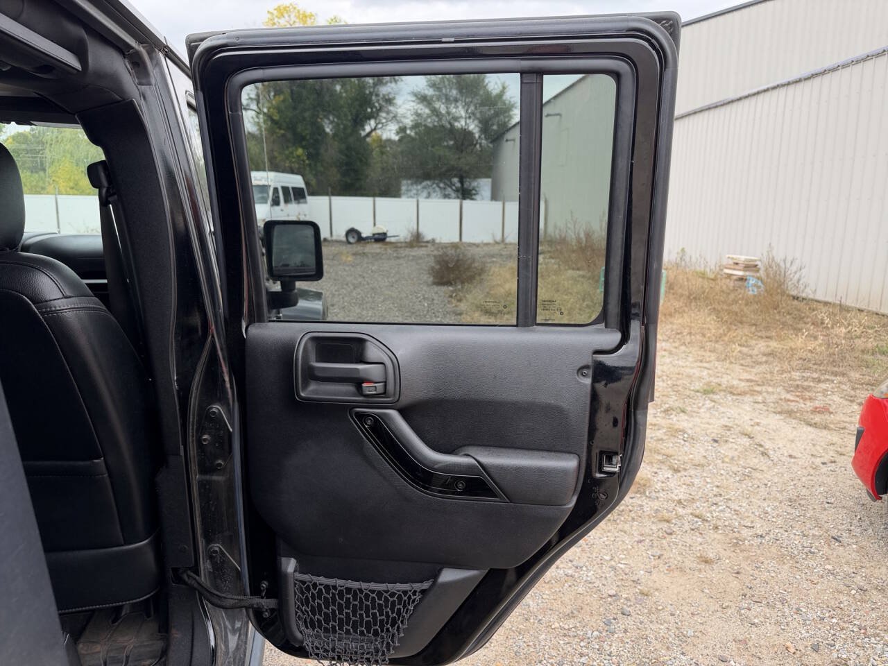 Used 2016 Jeep Wrangler Unlimited Sahara AWD/4WD image 26
