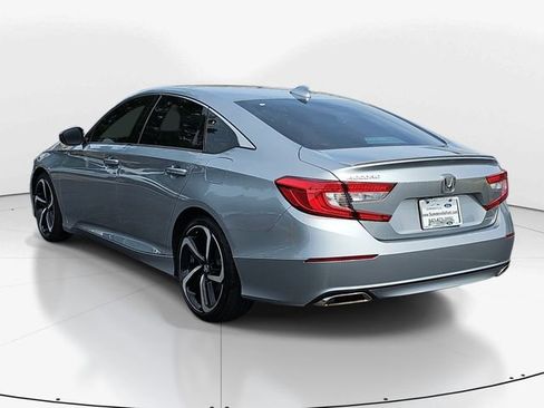 Used 2018 Honda Accord Sport image 5