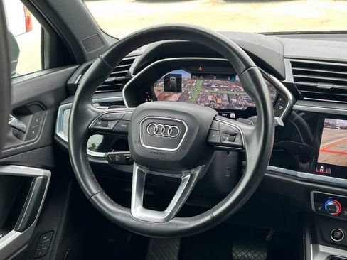Used 2022 Audi Q3 2.0T Premium Plus w/ Premium Plus Package AWD/4WD image 40