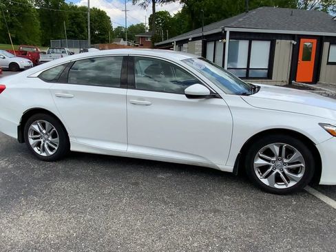 Used 2019 Honda Accord LX image 9
