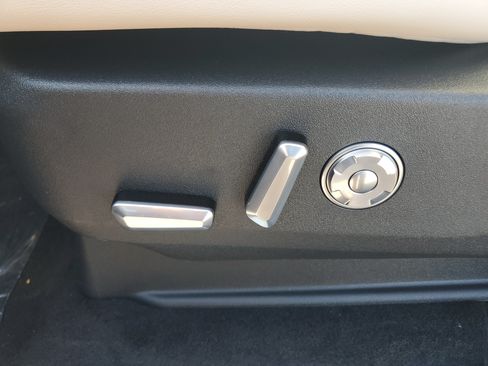 New 2027 Lincoln Navigator Reserve w/ Jet Appearance Package AWD/4WD image 12