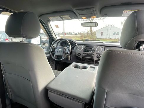Used 2012 Ford F250 XLT w/ Snow Plow Prep Pkg image 23