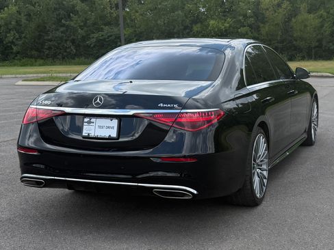 Used 2023 Mercedes-Benz S 580 4MATIC Sedan image 3