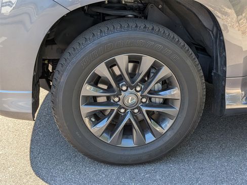 Used 2023 Lexus GX 460 Premium image 10