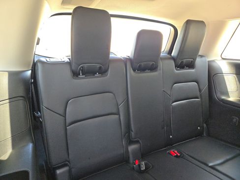 Certified 2024 Nissan Pathfinder SL FWD image 25