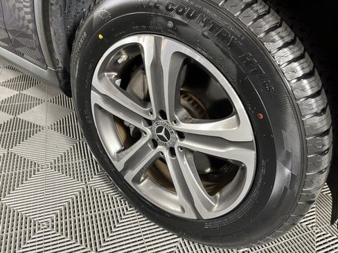Used 2019 Mercedes-Benz GLC 300 4MATIC image 12