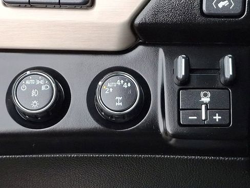 Used 2018 GMC Yukon Denali w/ Denali Ultimate Package image 28