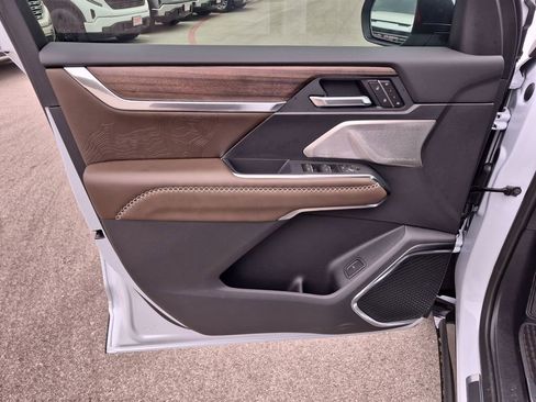 New 2026 GMC Acadia Denali Ultimate AWD/4WD image 16