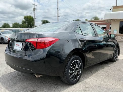 Used 2017 Toyota Corolla LE FWD image 3