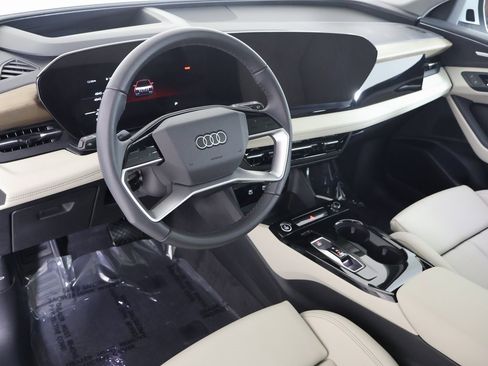 Used 2025 Audi Q6 e-tron Premium Plus image 2