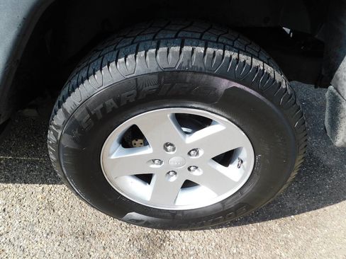 Used 2012 Jeep Wrangler Sport AWD/4WD image 11