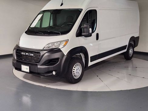 Used 2025 RAM ProMaster 2500 w/ Convenience Group FWD image 1