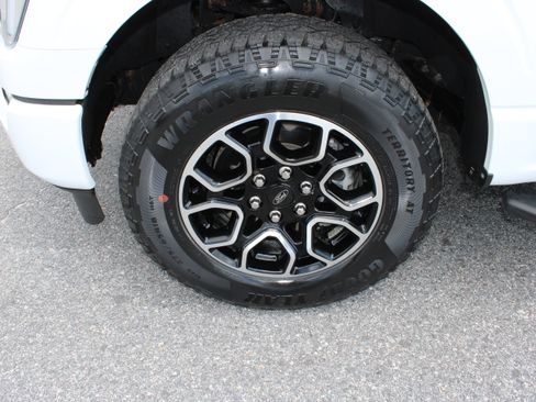 Used 2023 Ford F150 XLT w/ Equipment Group 302A High AWD/4WD image 10