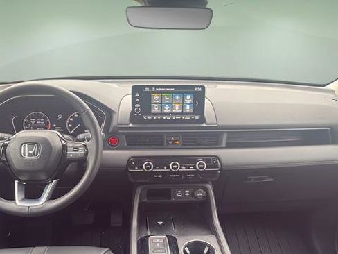 Used 2025 Honda Pilot EX-L image 7