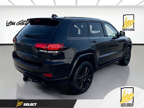 Used 2022 Jeep Grand Cherokee Laredo X AWD/4WD image 5
