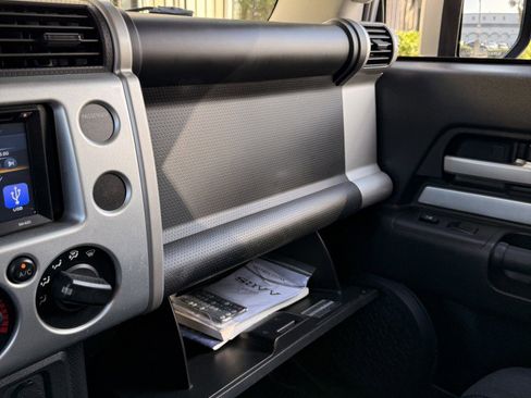 Used 2007 Toyota FJ Cruiser 4WD image 33