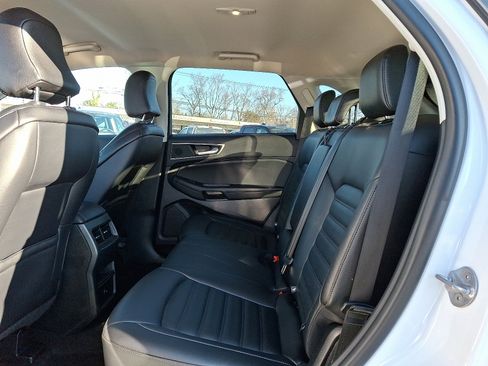 Certified 2024 Ford Edge SEL image 10