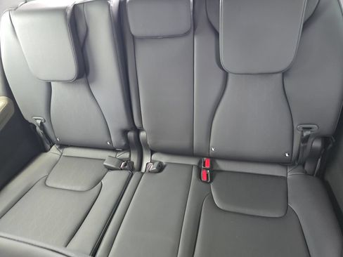 New 2027 Kia Carnival FWD image 17