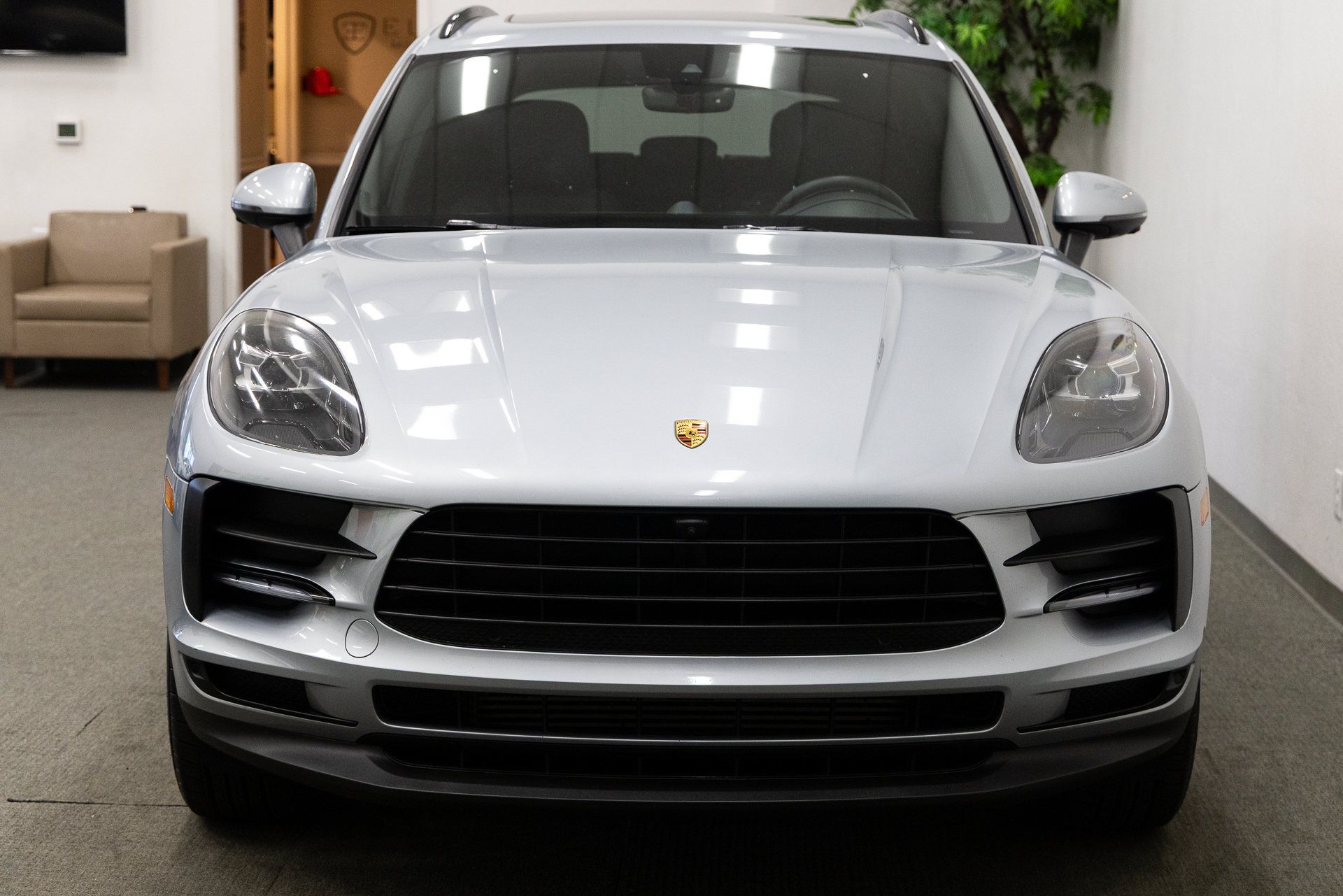 Used 2020 Porsche Macan AWD/4WD image 12