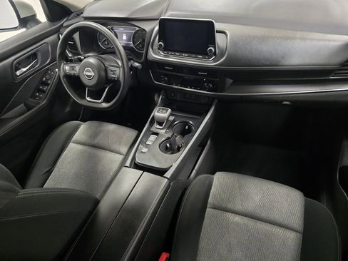 Used 2024 Nissan Rogue SV image 19