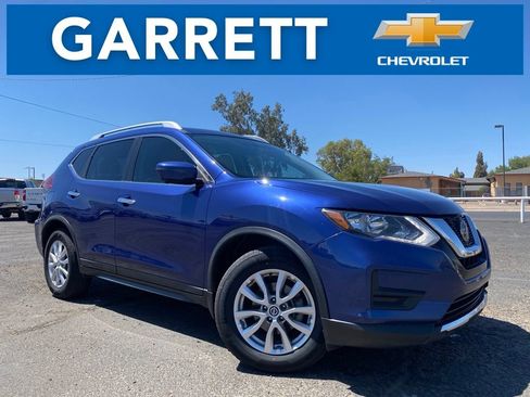 Used 2018 Nissan Rogue SV w/ Premium Package FWD image 1