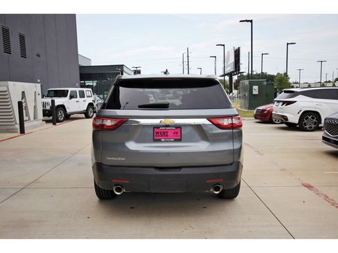 Used 2021 Chevrolet Traverse LS FWD image 7
