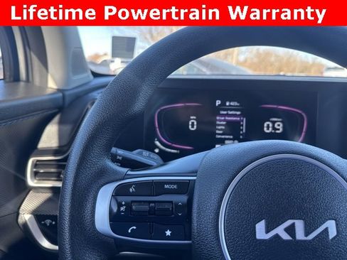 Used 2024 Kia Sportage LX image 9