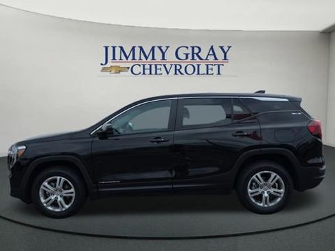 Used 2024 GMC Terrain SLE AWD/4WD image 2