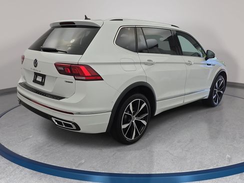 Certified 2024 Volkswagen Tiguan SEL R-Line AWD/4WD image 5