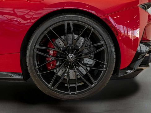 Used 2022 McLaren GT RWD image 9