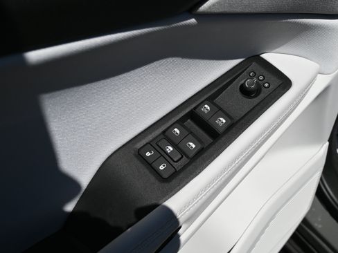 New 2026 Jeep Cherokee Laredo AWD/4WD image 15