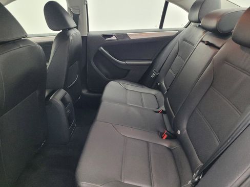 Used 2017 Volkswagen Jetta SE FWD image 18