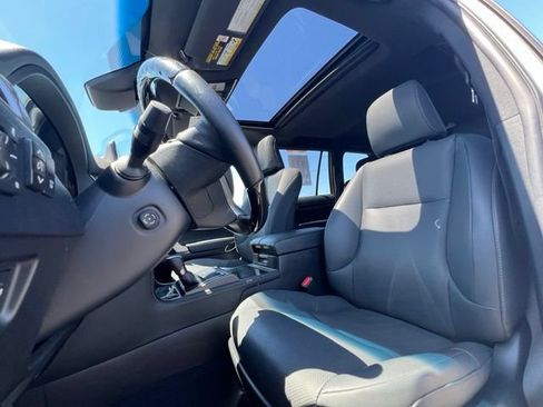 Used 2023 Lexus GX 460 Premium w/ Premium Package AWD/4WD image 16
