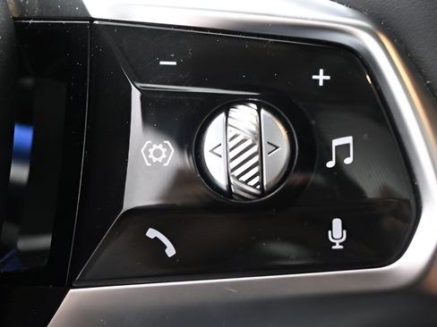 Used 2023 BMW i7 xDrive60 AWD/4WD image 38