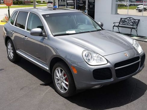Used 2005 Porsche Cayenne Turbo AWD/4WD image 19