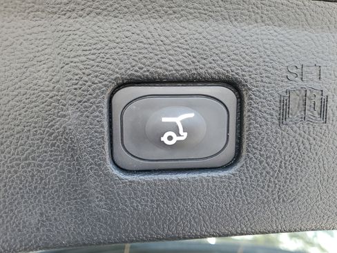 Certified 2024 Ford Edge Titanium image 11