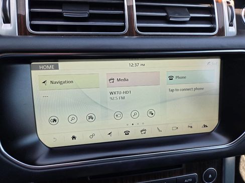 Used 2017 Land Rover Range Rover HSE image 18