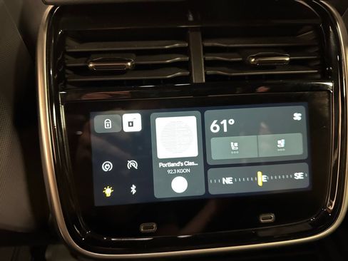 Used 2024 Rivian R1T Adventure AWD/4WD image 27