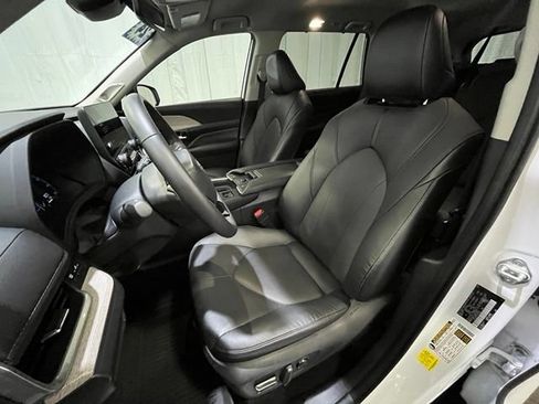 Certified 2024 Toyota Grand Highlander AWD Hybrid image 9